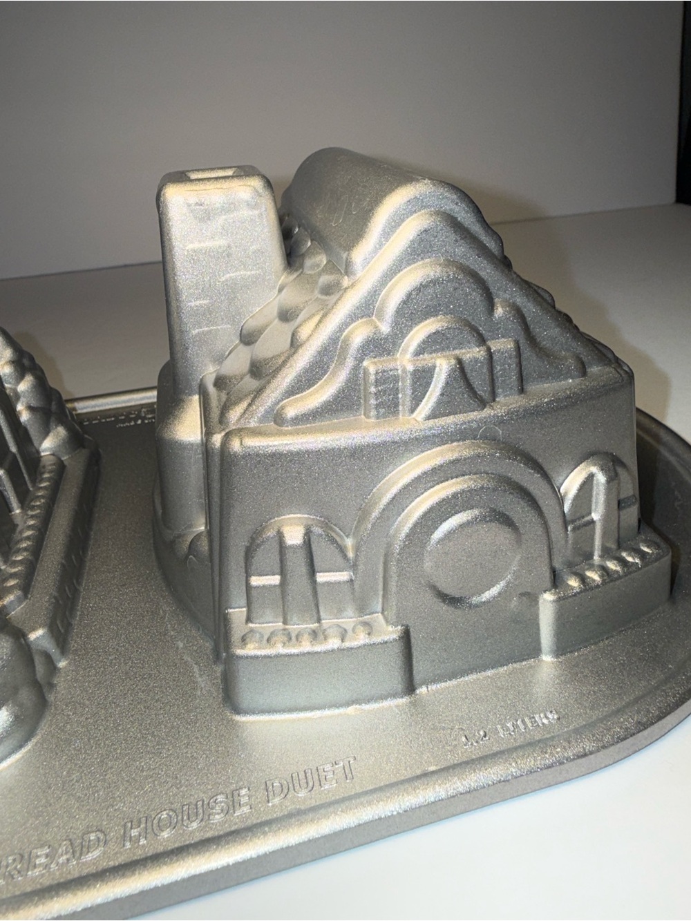 Nordic Ware Gingerbread House Duet Pan - Picture 8 of 11